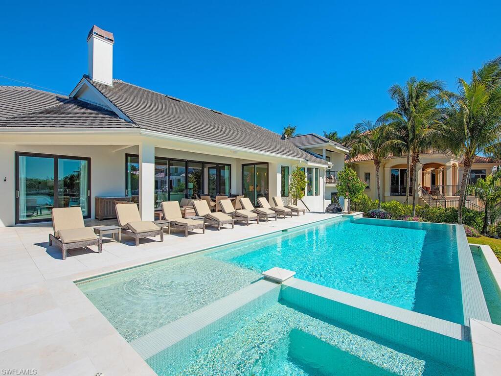 MOORINGS - Residential