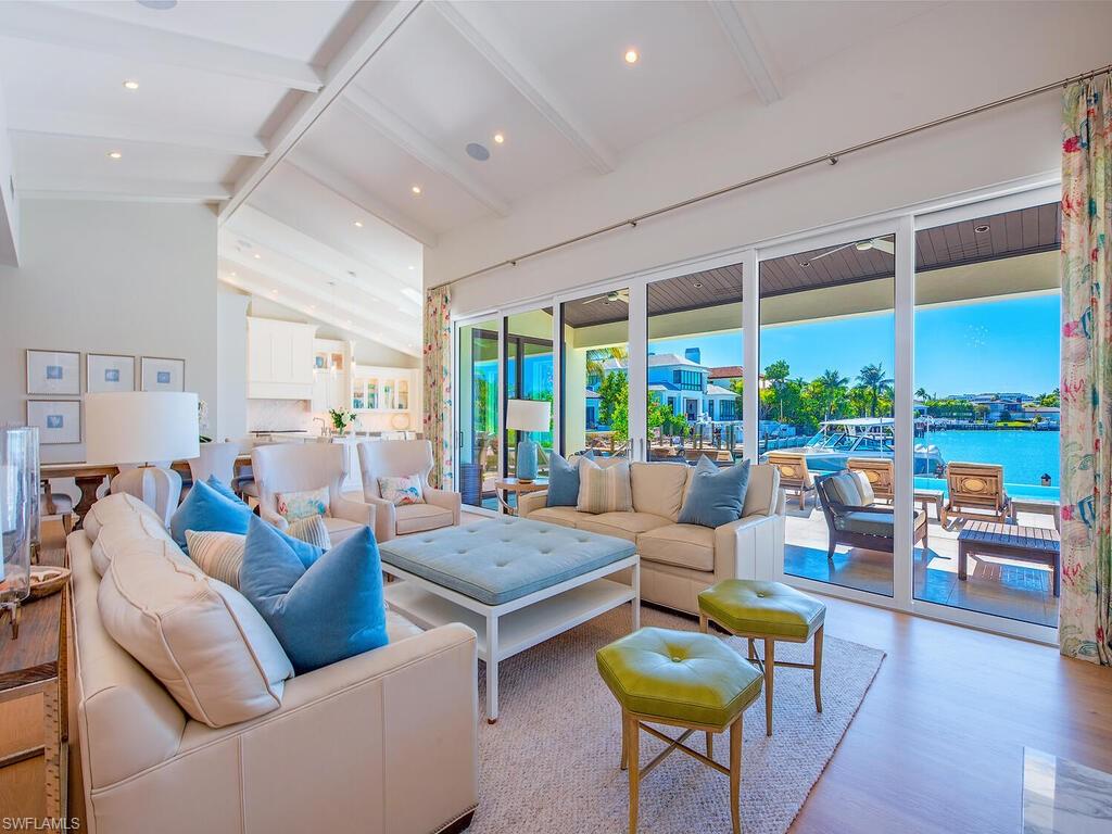 MOORINGS - Residential