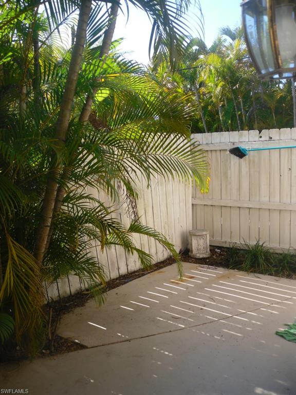 ENGLISH VILLAGE CONDO - Residential