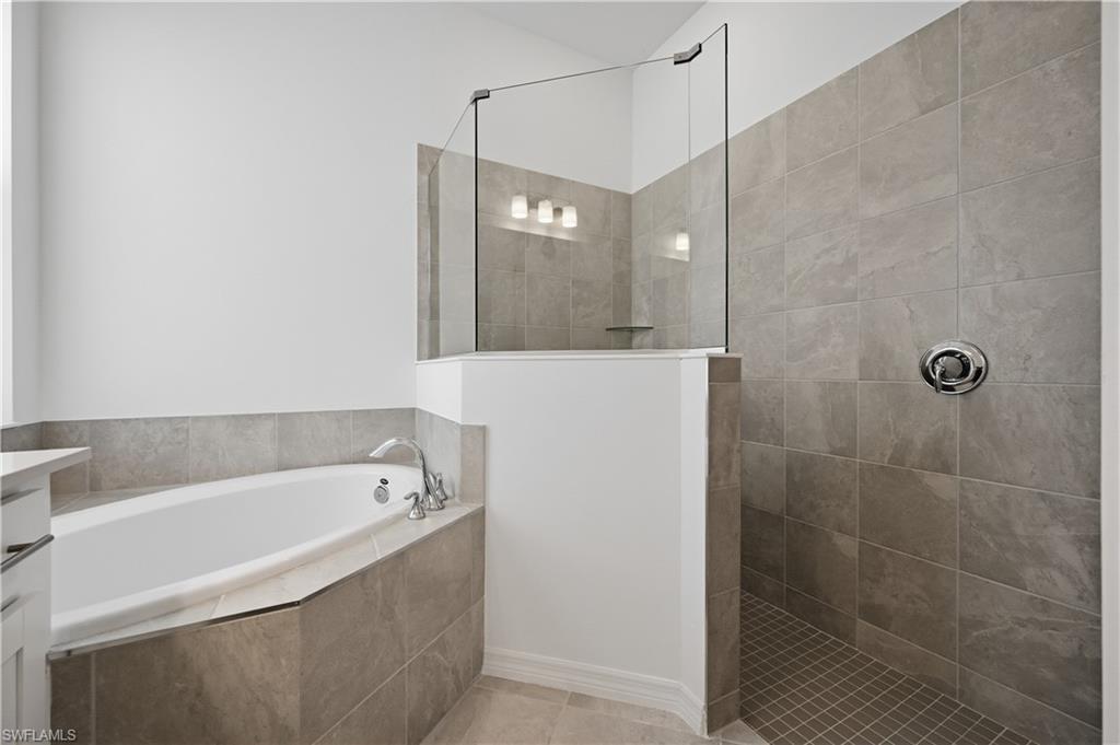 SANDY KEY - Residential