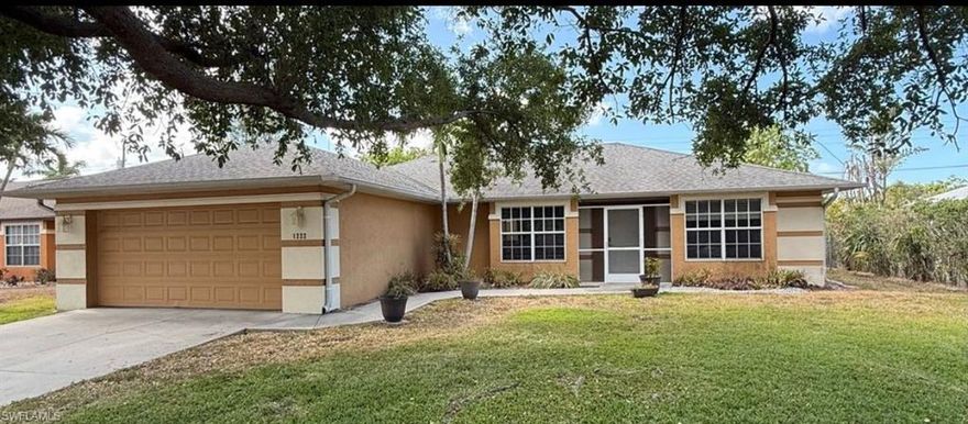 Wonderful 3/2 with two car garage and beautiful trees out front. Central Naples great location. 
Attentive landlord. Pets welcome. 
Septic system so low water bill. 
Fenced in yard. Seagate school district and possibly naples high school or Barron. 
Upgraded master bathroom. 
Landscaping paid by landlord. 
Cathedral ceilings. 
Covered patio in back.