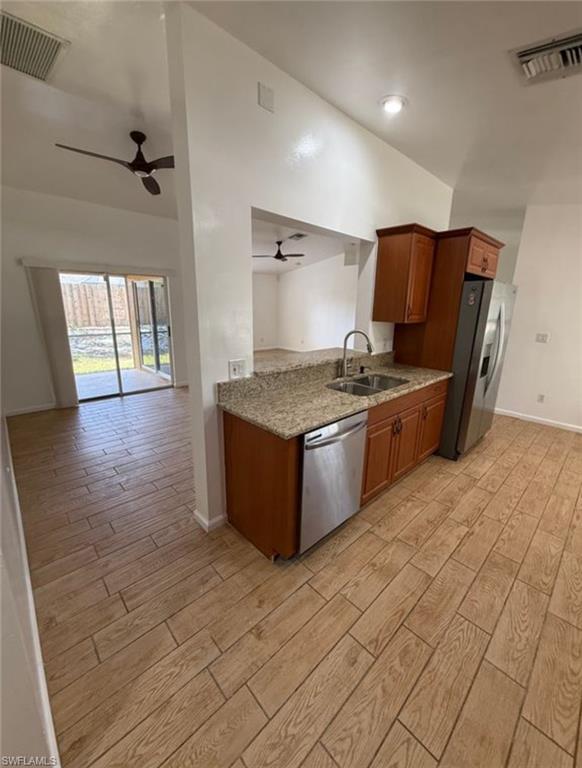 TWIN PALMS - Residential Lease