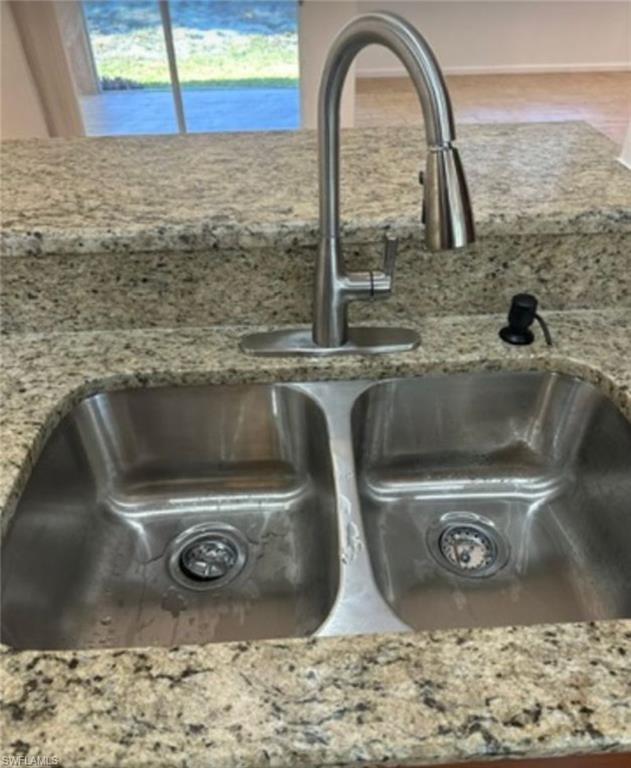 TWIN PALMS - Residential Lease