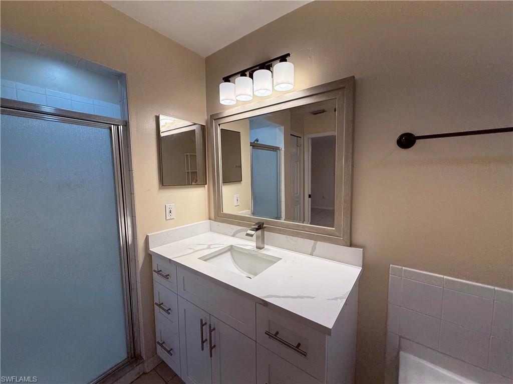 MIRROR LAKES - Residential Lease