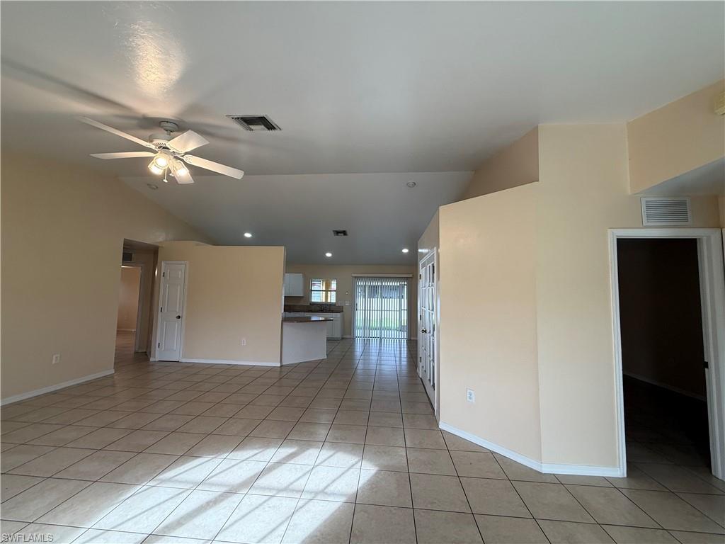 MIRROR LAKES - Residential Lease