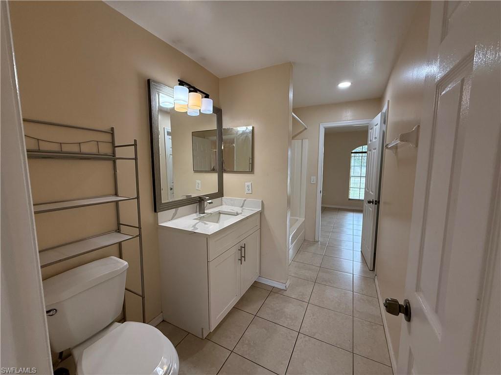 MIRROR LAKES - Residential Lease