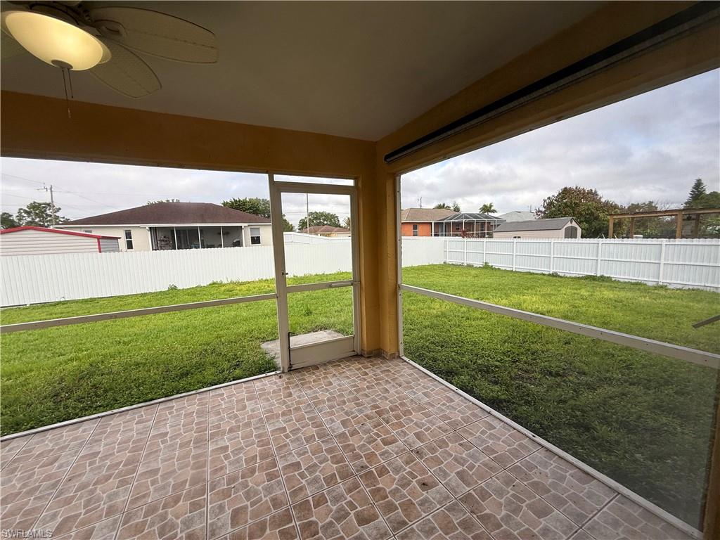 MIRROR LAKES - Residential Lease