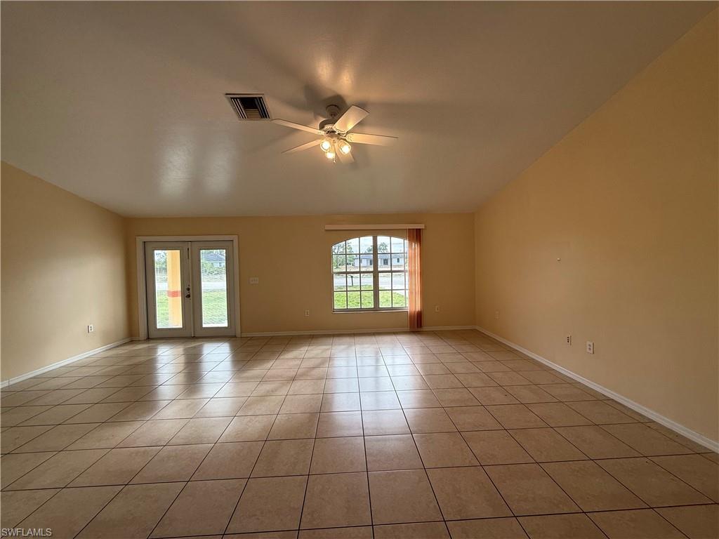 MIRROR LAKES - Residential Lease