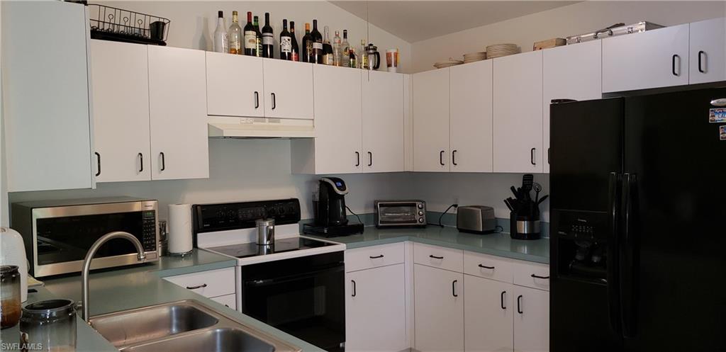 VARSITY LAKES - Residential