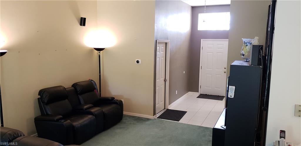 VARSITY LAKES - Residential