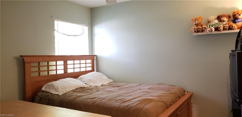 VARSITY LAKES - Residential