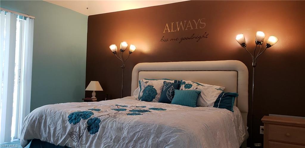 VARSITY LAKES - Residential