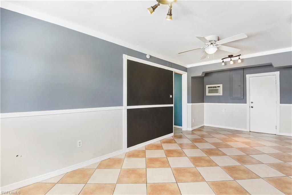 NAPLES TWIN LAKES - Residential