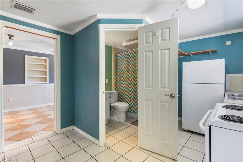 NAPLES TWIN LAKES - Residential