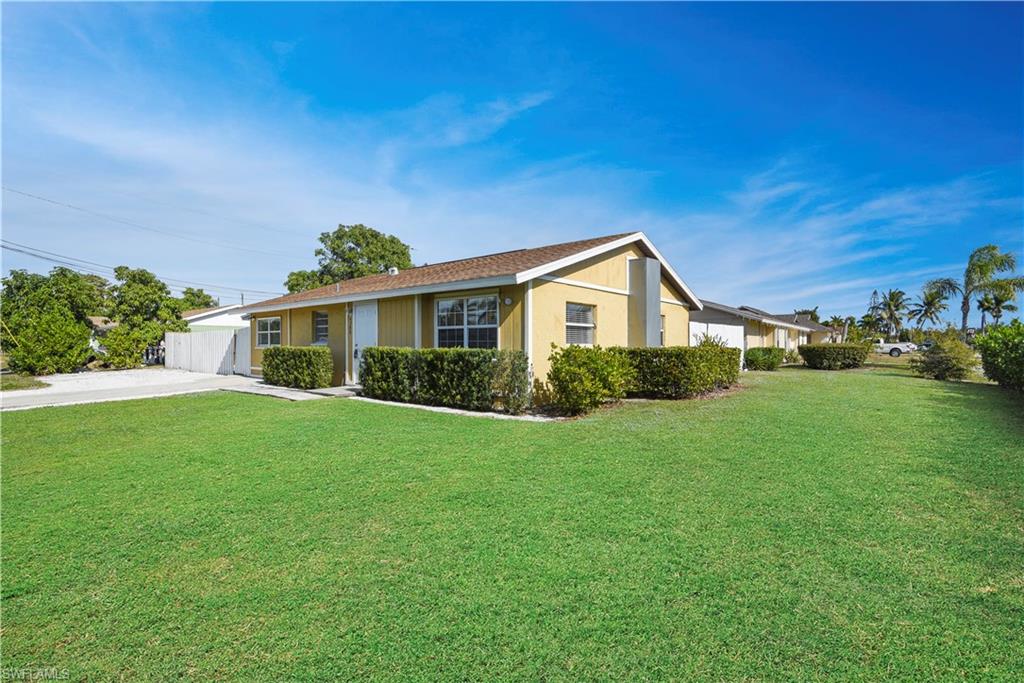 NAPLES TWIN LAKES - Residential