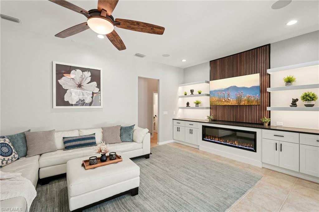 GOLDEN GATE ESTATES - Residential