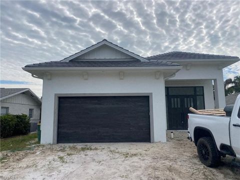668 93rd AVE N NAPLES FL 34108