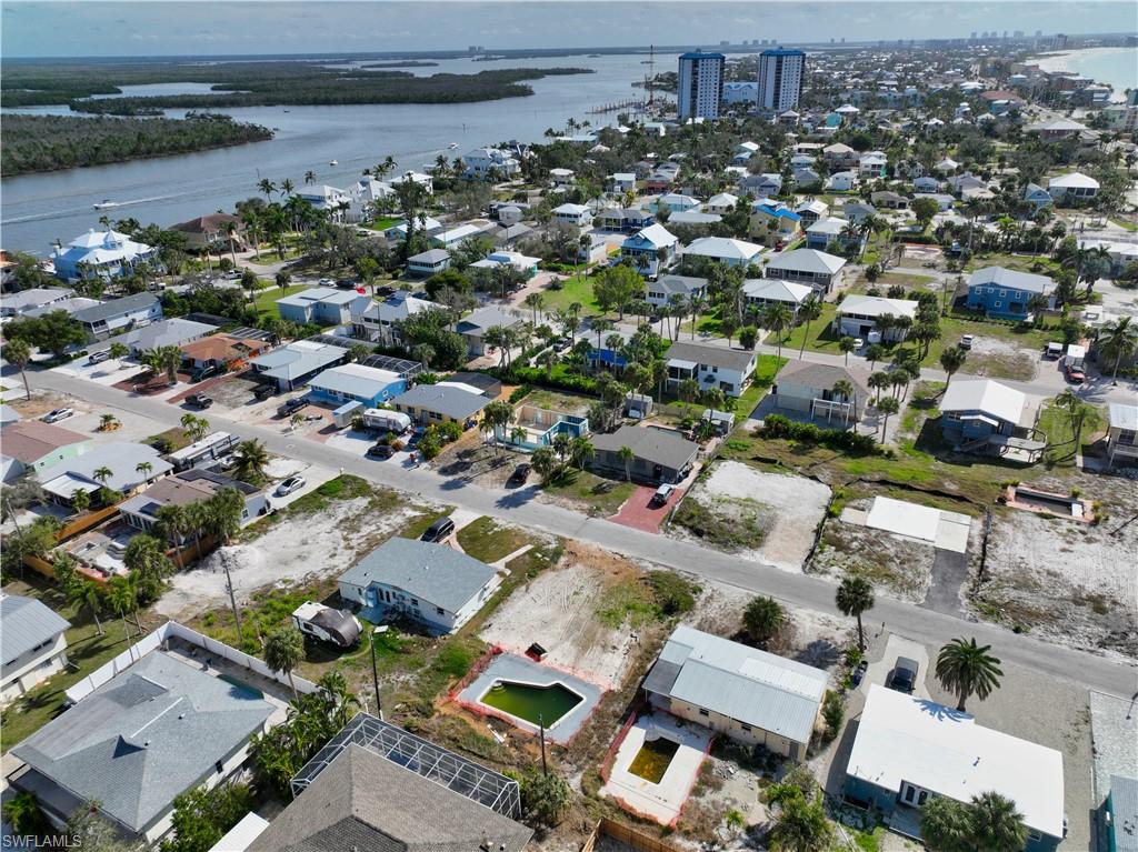 161 Hibiscus DR