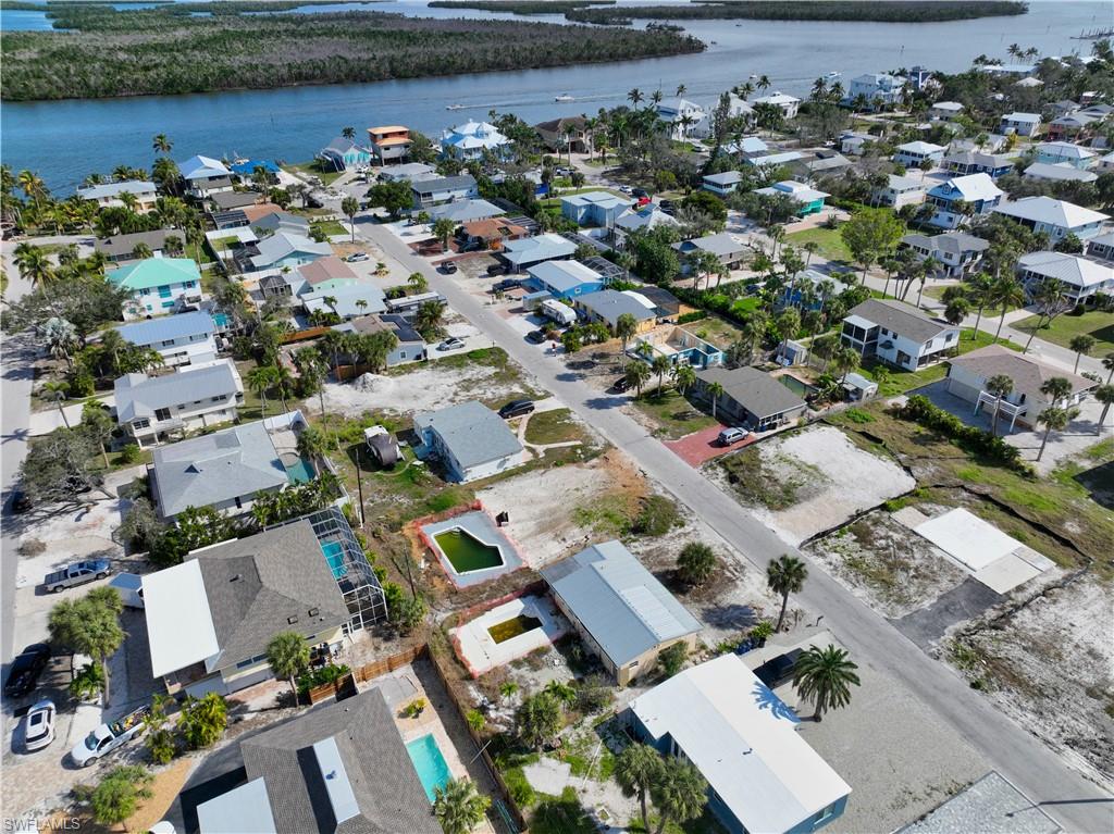 161 Hibiscus DR