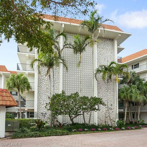 COMMODORE CLUB - Residential