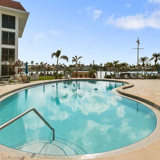 COMMODORE CLUB - Residential