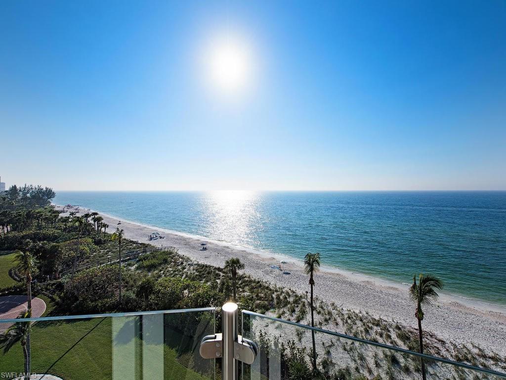 SEAPOINT AT NAPLES CAY - Residential