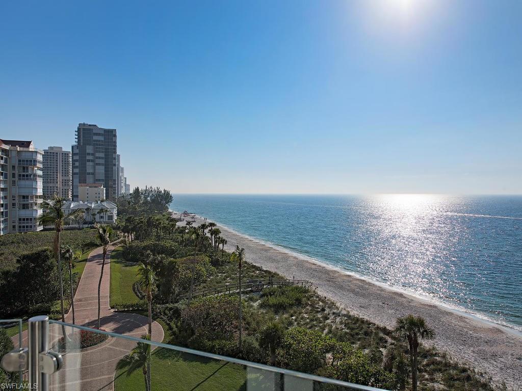 SEAPOINT AT NAPLES CAY - Residential