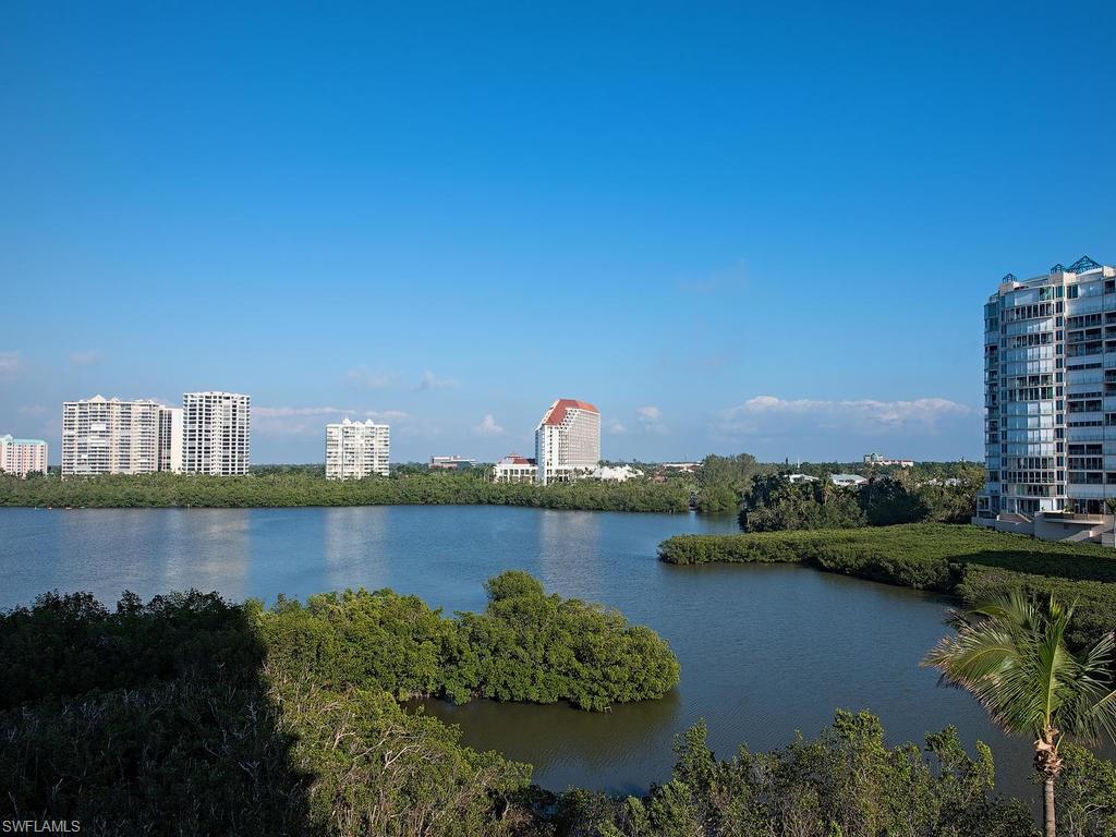 SEAPOINT AT NAPLES CAY - Residential