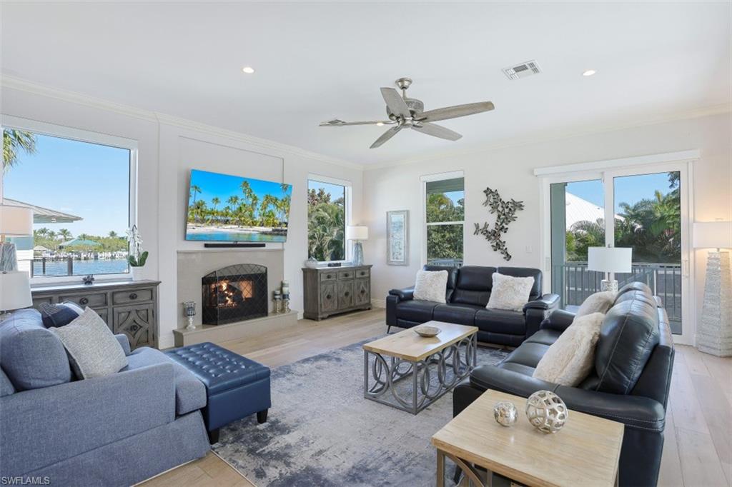 SOUTHPORT ON THE BAY - Residential