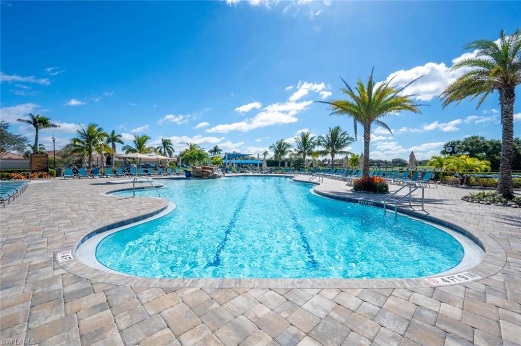 COACH HOMES AT HERITAGE BAY - Residential