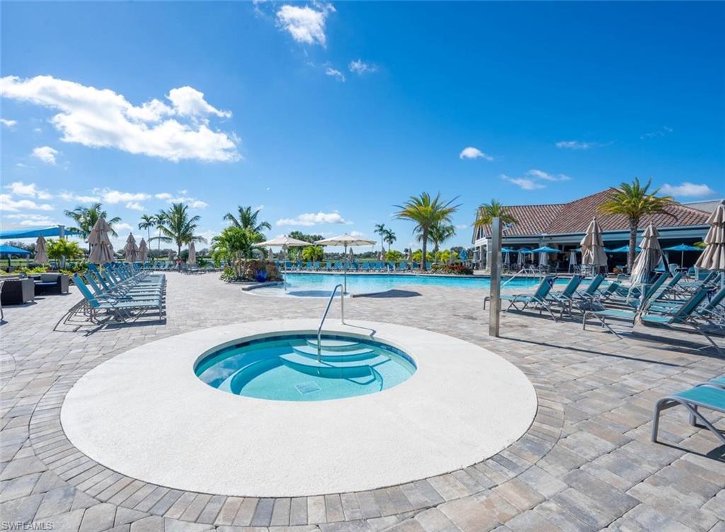 COACH HOMES AT HERITAGE BAY - Residential