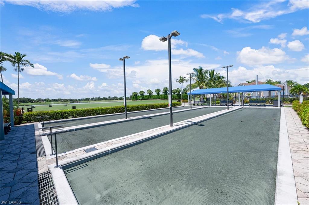 COACH HOMES AT HERITAGE BAY - Residential