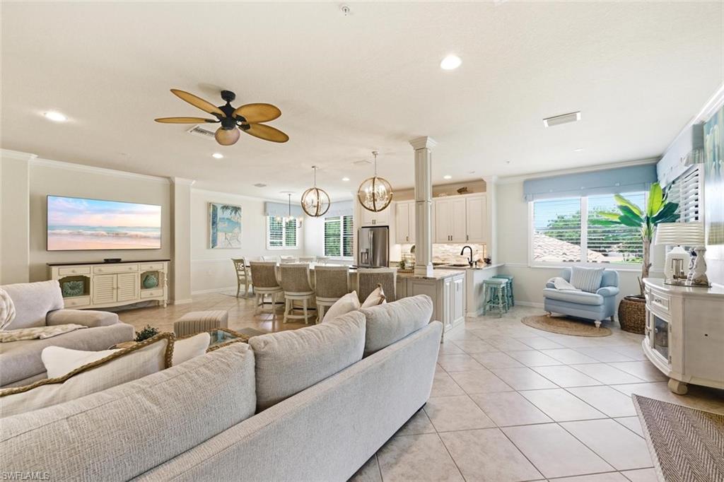 COACH HOMES AT HERITAGE BAY - Residential