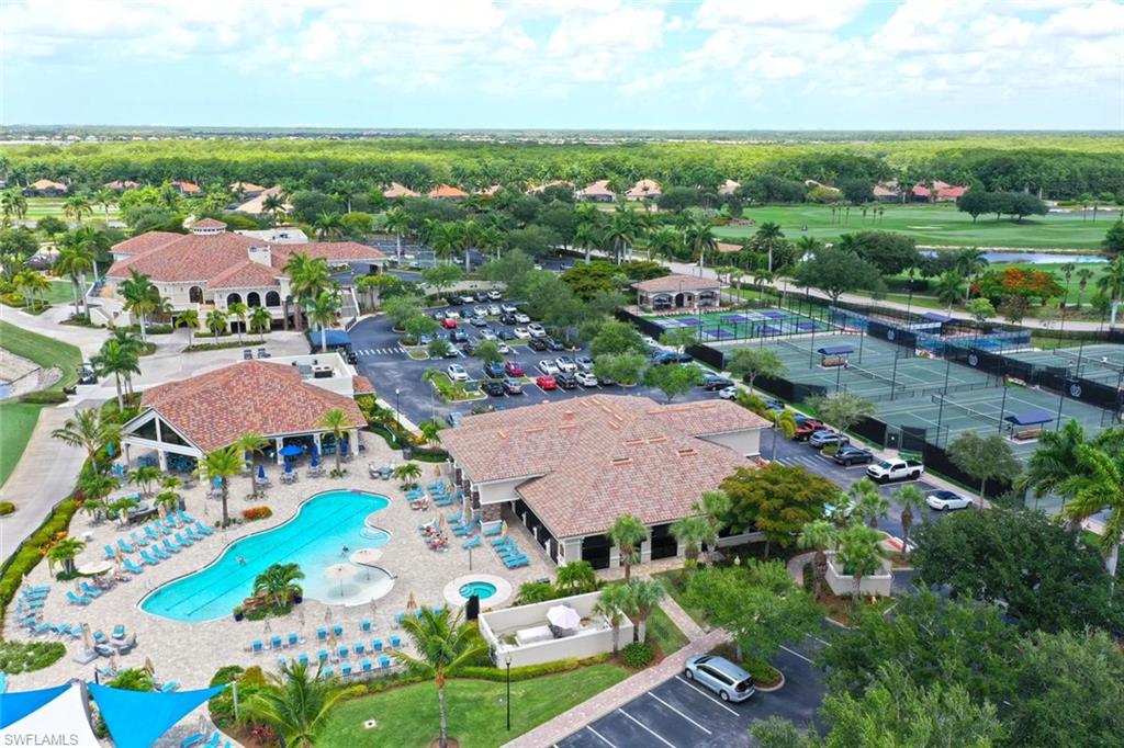 COACH HOMES AT HERITAGE BAY - Residential