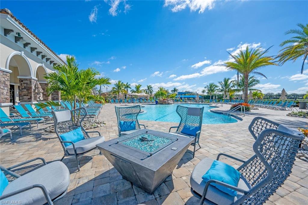 COACH HOMES AT HERITAGE BAY - Residential