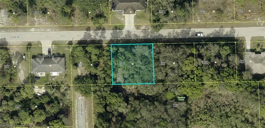 Excellent Investment Opportunity – Duplex Lot in Lehigh Acres!
This prime duplex lot in Lehigh Acres offers the perfect opportunity to build your dream home or make a smart investment in a rapidly growing area. Located in a desirable neighborhood, this lot provides easy access to shopping, dining, and major roadways, all while offering a peaceful residential setting. Whether you're an investor or a future homeowner, this property is a fantastic opportunity. Don’t miss out!