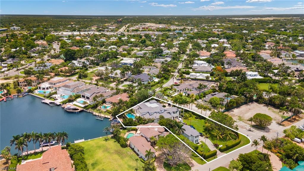 MOORINGS - Residential