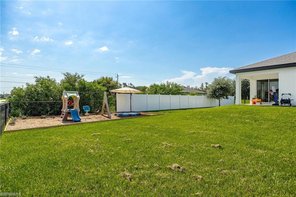 MIRROR LAKES - Residential