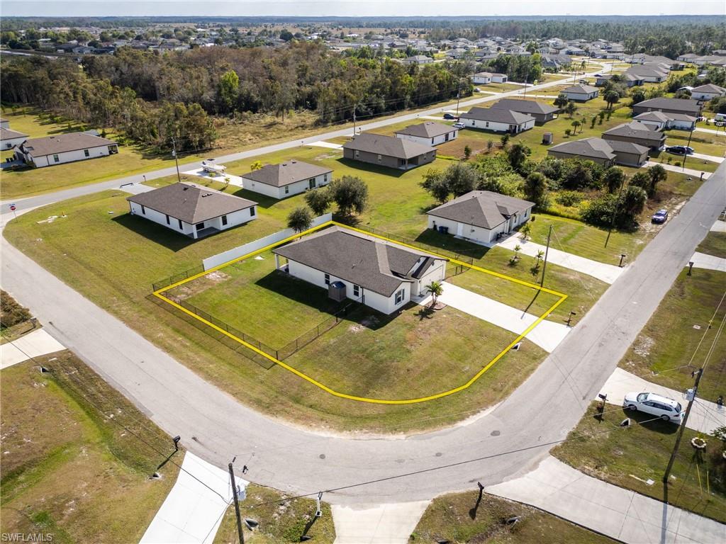 MIRROR LAKES - Residential