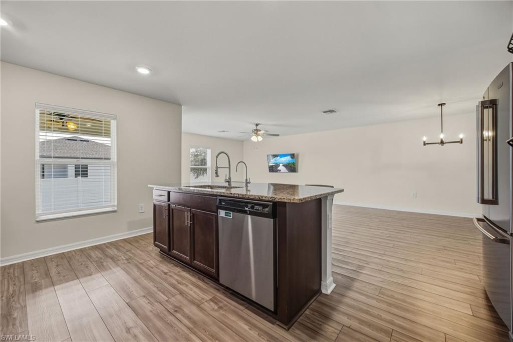 MIRROR LAKES - Residential