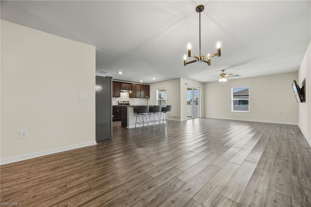 MIRROR LAKES - Residential