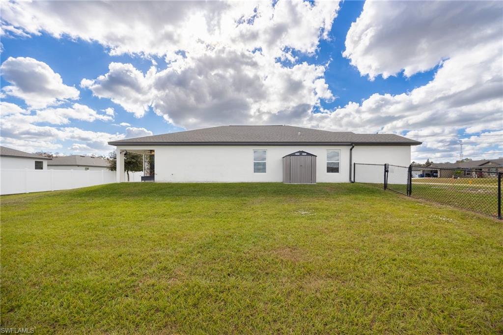 MIRROR LAKES - Residential