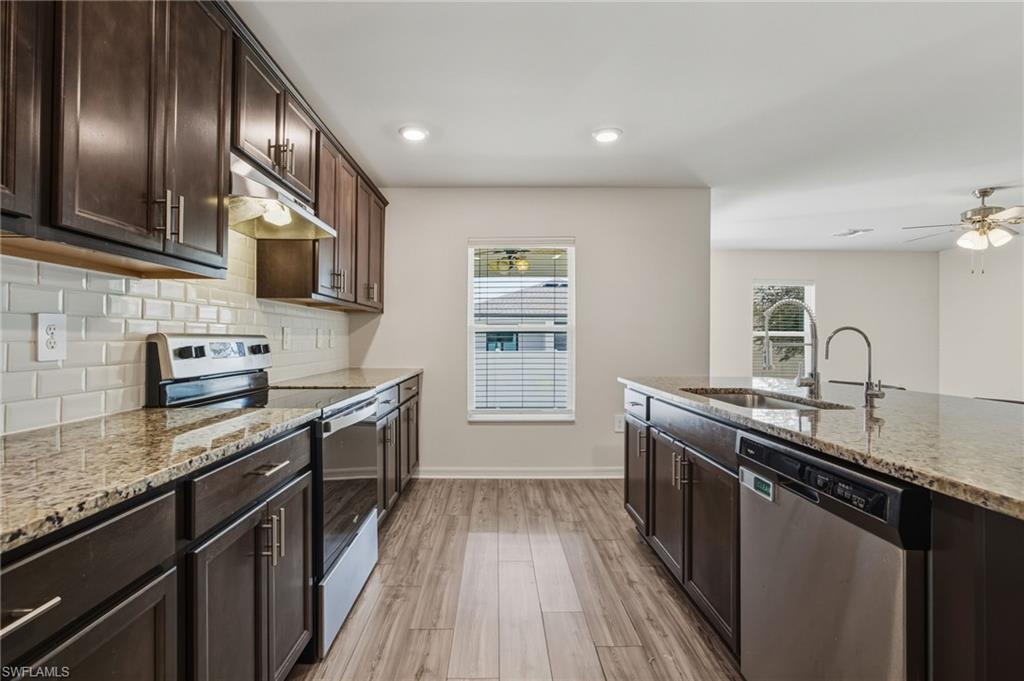 MIRROR LAKES - Residential