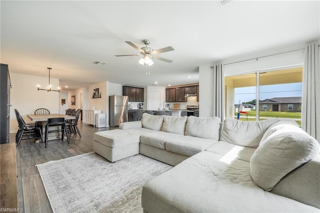 MIRROR LAKES - Residential