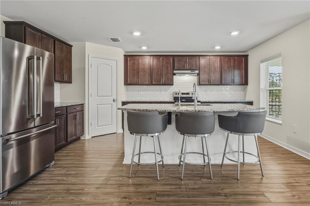 MIRROR LAKES - Residential