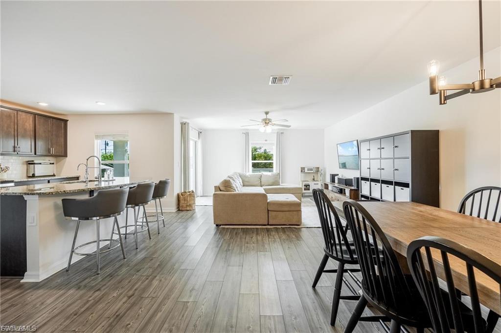 MIRROR LAKES - Residential