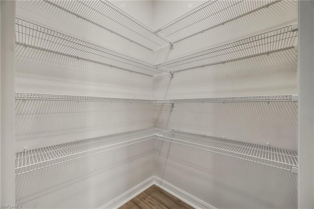 MIRROR LAKES - Residential