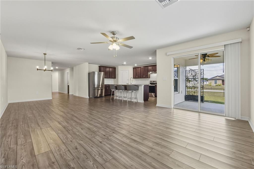 MIRROR LAKES - Residential