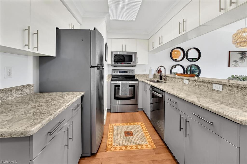 MARBELLA AT WORLD TENNIS CENTER - Residential