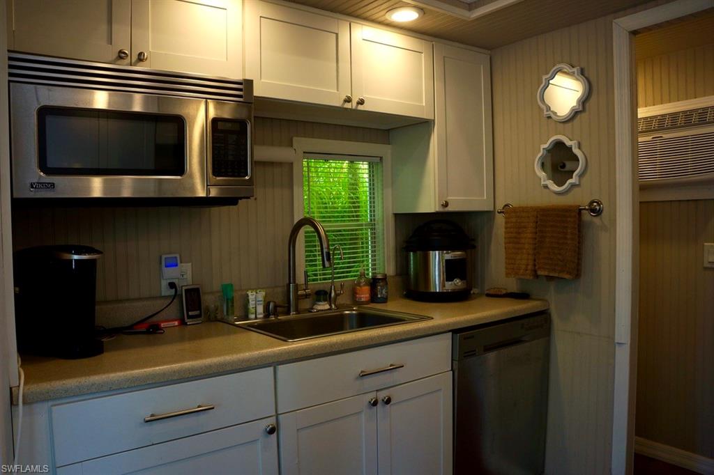 PELICAN LAKE RV RESORT - Land